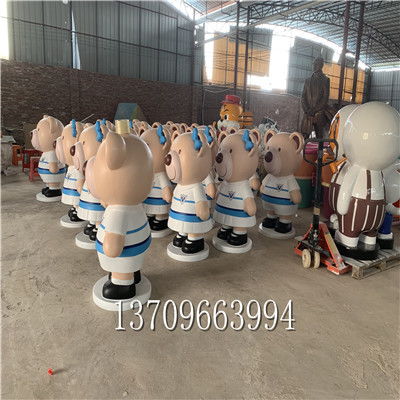 大型玻璃鋼雕塑廠定制商場開業卡通熊貓雕塑——動漫設計與現代工藝的完美融合